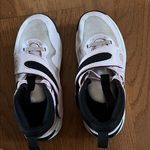 Kids Nike Pink and Black Sneakers